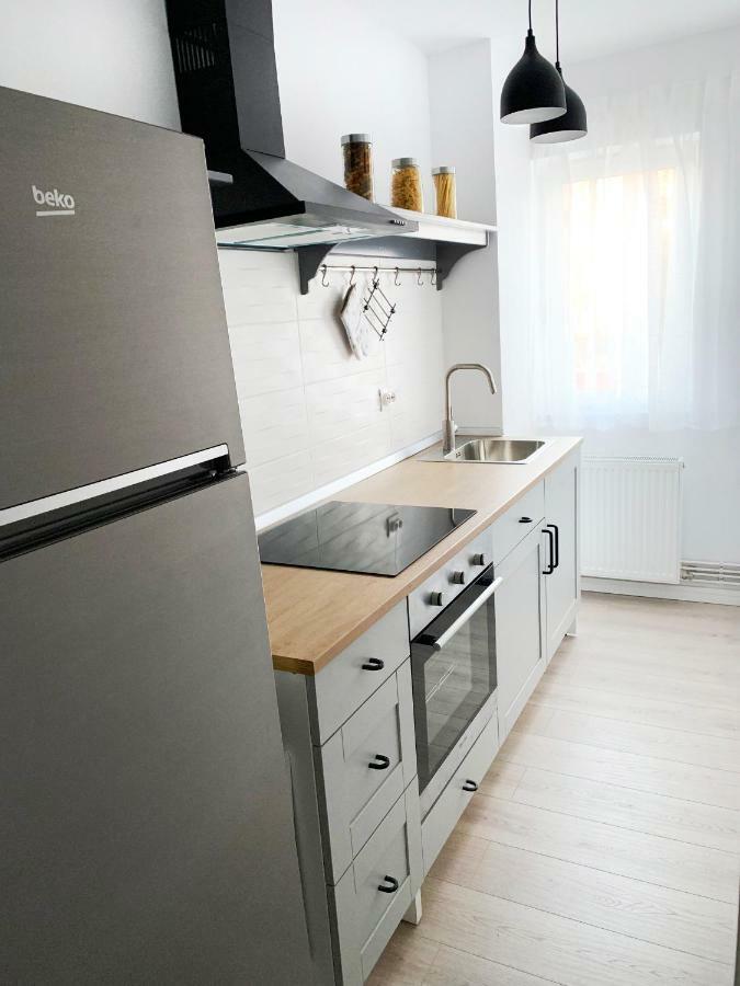 Mhc Quiet Deluxe Suite Near Downtown - Free Parking Brasov Bagian luar foto